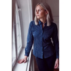Camisa mujer J. HARVEST & FROST IB131 PIQUE KNIT 2913103, vista frontal con modelo
