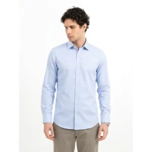 Camisa hombre J. HARVEST & FROST YB150 TWILL SLIM 2915002, Sky blue, vista frontal con modelo