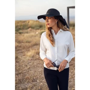 Blusa mujer J. HARVEST & FROST CREPE SATIN 2950003 / Pantalón mujer J. HARVEST & FROST SIGNATURE SUIT 2962323, con modelo en exterior