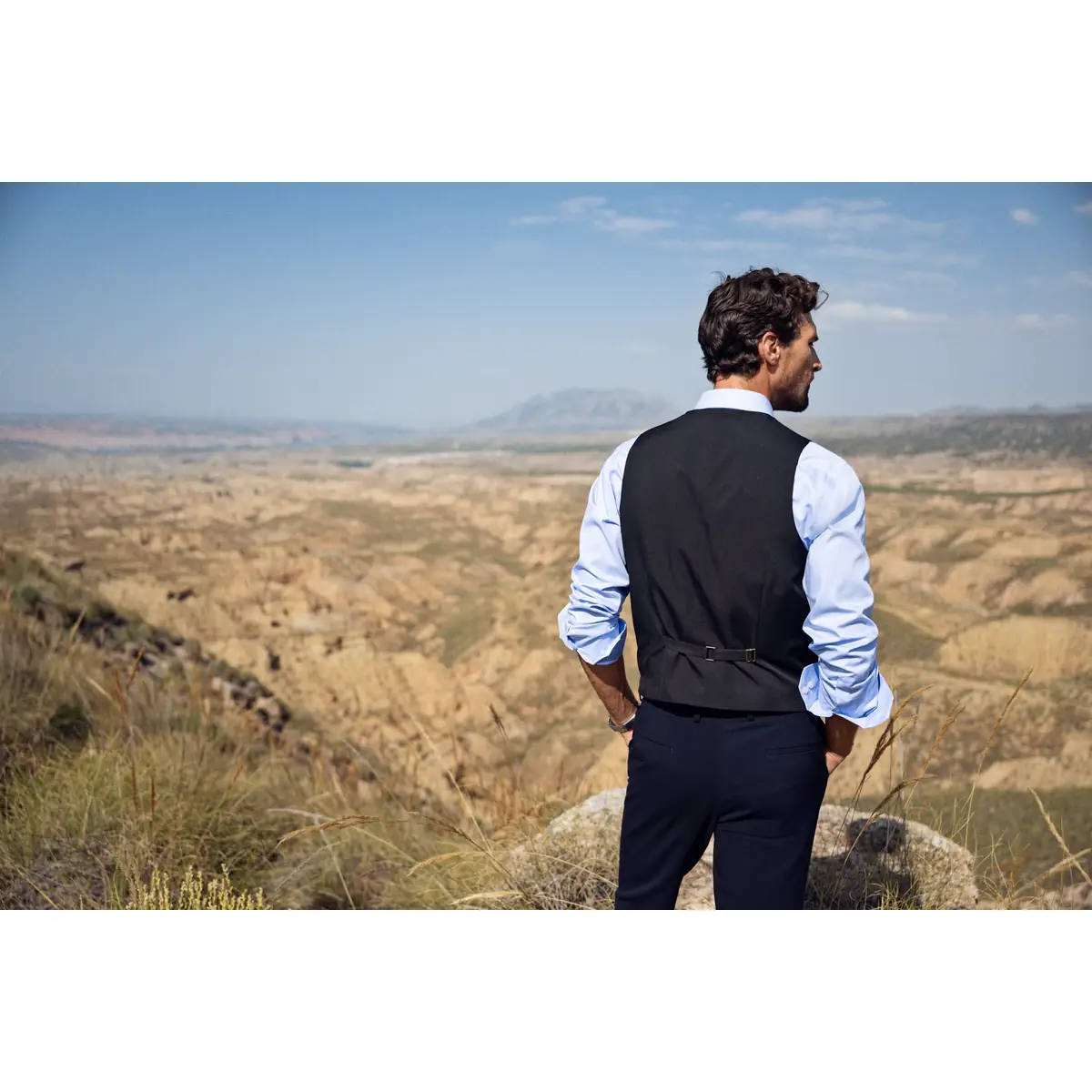 Camisa hombre J. HARVEST & FROST YB50 TWILL SLIM 2905002 50 Camisa hombre J. HARVEST & FROST YB50 TWILL SLIM 2905002, con modelo, vista posterior