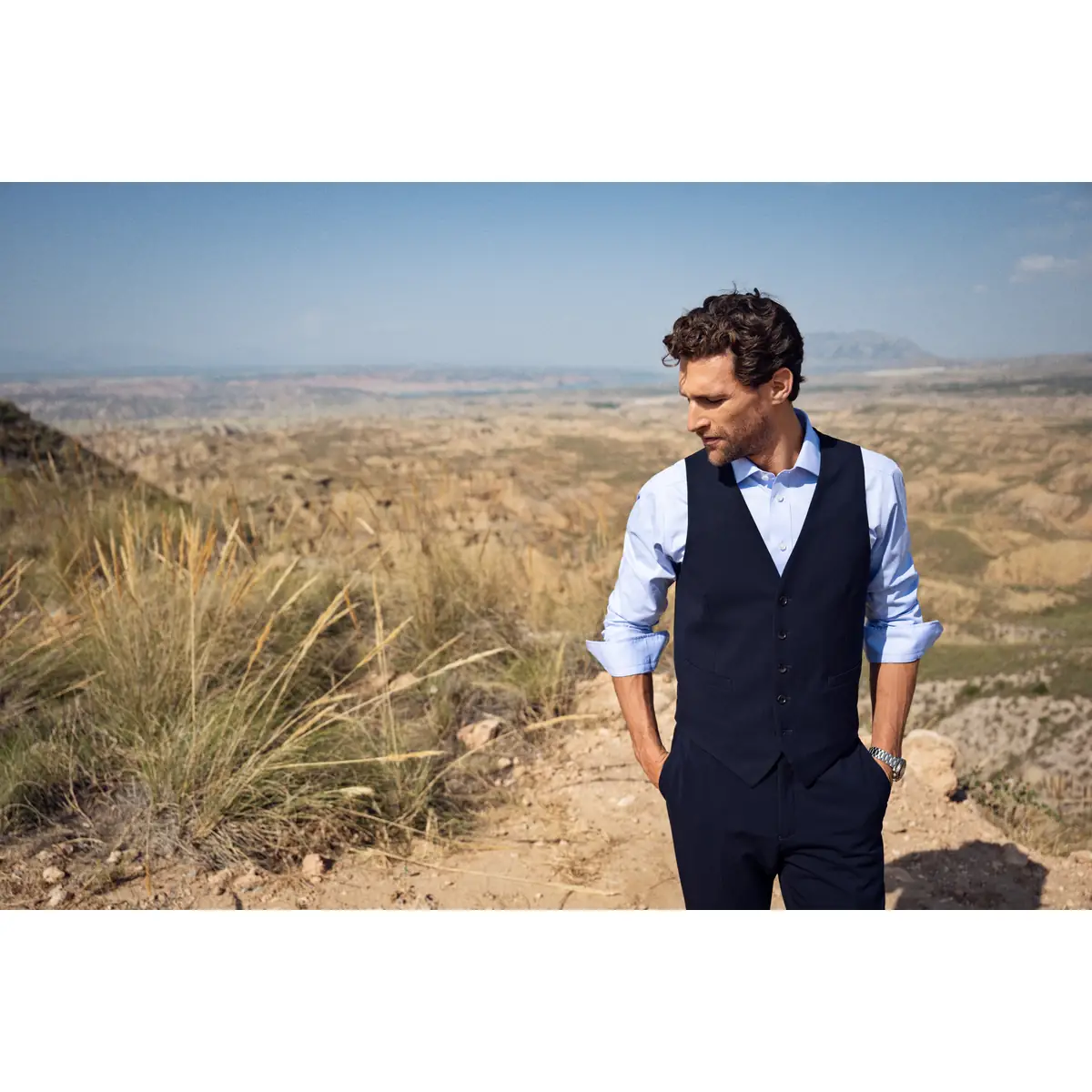 Camisa hombre J. HARVEST & FROST YB50 TWILL SLIM 2905002 49 Camisa hombre J. HARVEST & FROST YB50 TWILL SLIM 2905002, con modelo, vista frontal
