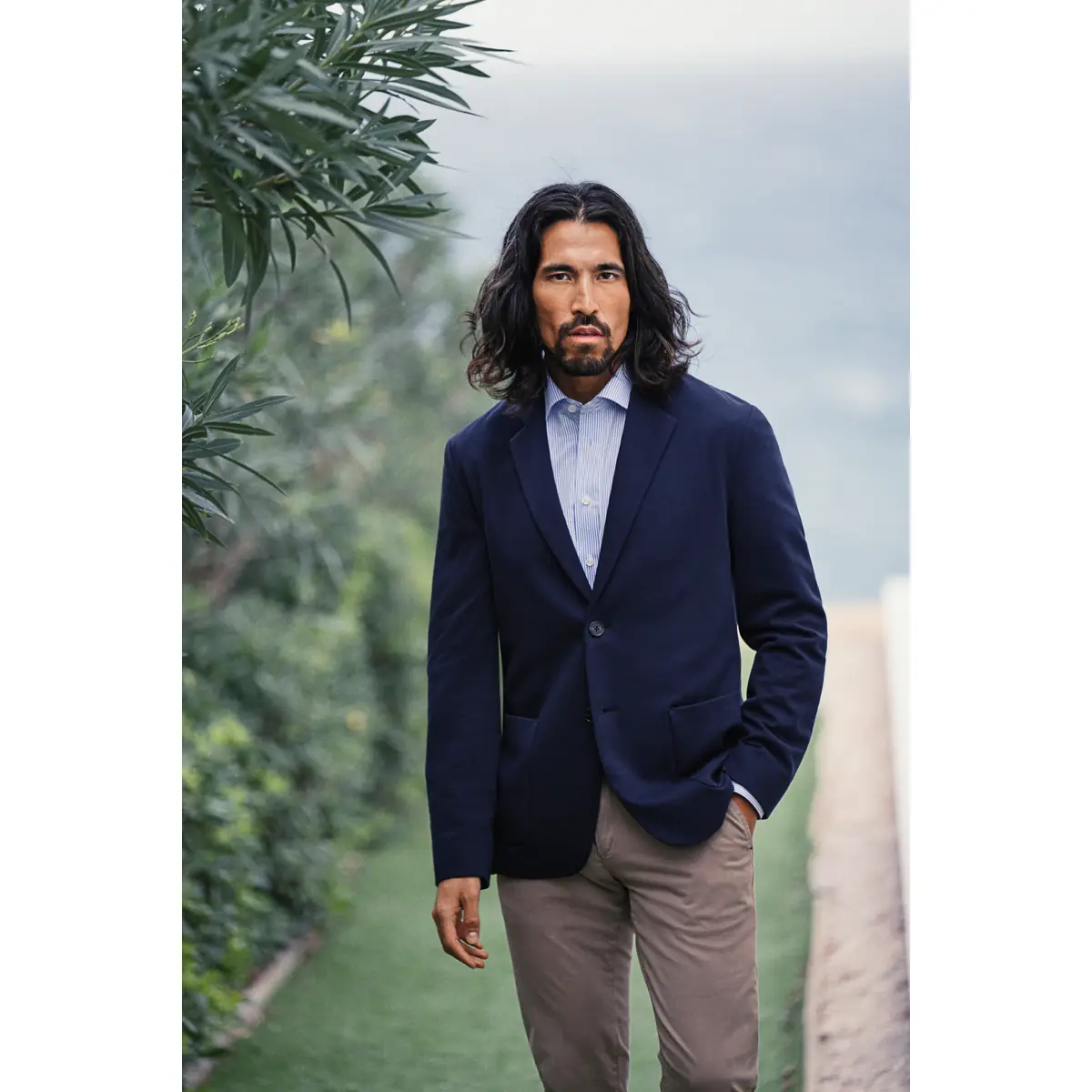 Camisa hombre J. HARVEST & FROST YB50 TWILL SLIM 2905002 1 Camisa hombre J. HARVEST & FROST YB50 TWILL SLIM 2905002, con modelo en exterior