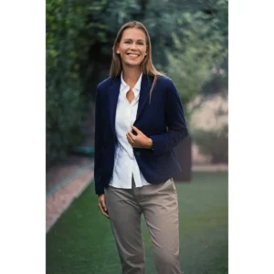 Camisa mujer J. HARVEST & FROST YB54 OXFORD WOMAN 2905403, con modelo, vista frontal del conjunto