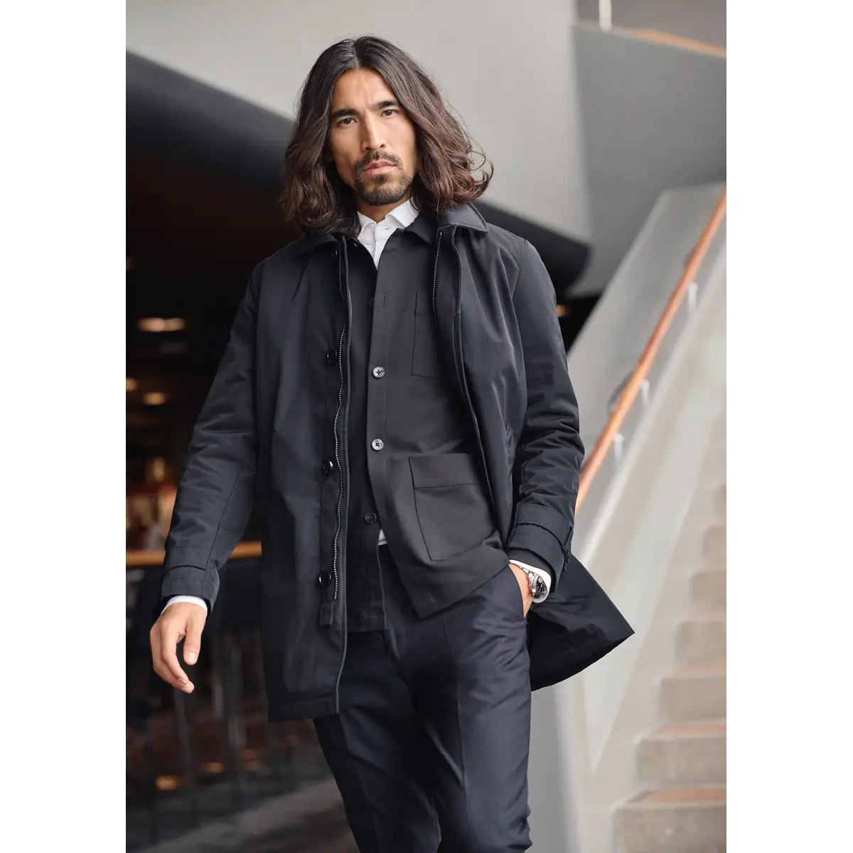 Chaqueta hombre J. HARVEST & FROST THE CAR COAT 2990301 1 Chaqueta hombre J. HARVEST & FROST THE CAR COAT 2990301, Negro, vista frontal con modelo