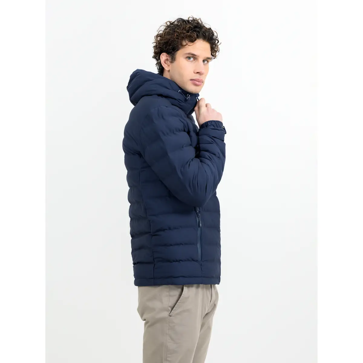 Chaqueta de hombre JAMES HARVEST WOODLAKE HEIGHTS 2111037 1 Chaqueta de hombre James Harvest Woodlake Heights 2111037, Marino, con modelo, lateral derecho