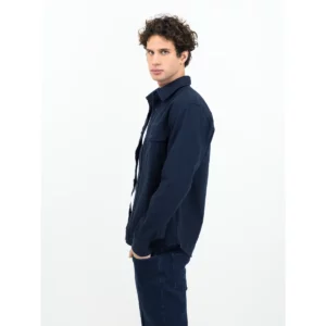 Sobrecamisa unisex James Harvest Highwoods 2111040, Marino, con modelo, lateral izquierdo