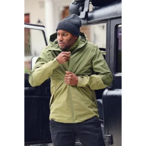 Chaqueta hombre JAMES HARVEST NORTHVILLE 2111041, con modelo en exterior