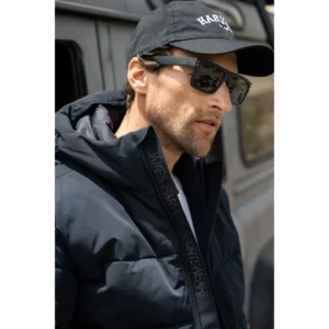Chaqueta hombre JAMES HARVEST NORTHPORT 2111047, detalle de la chaqueta con modelo
