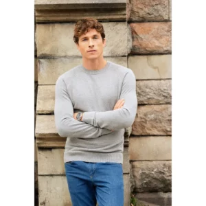 Jersey de hombre James Harvest Ashland Casual 2112516, Gris marengo, con modelo en exterior, brazos cruzados