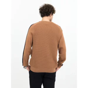 Jersey de hombre James Harvest Scarsdale Sweater 2112517, Hazel, con modelo, vista posterior