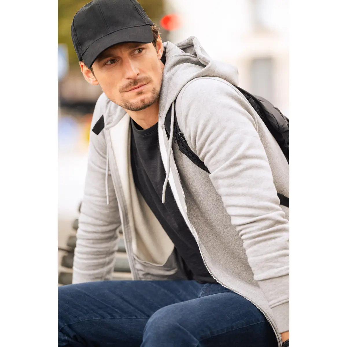 Sudadera hombre JAMES HARVEST WESTWOOD HEIGHTS 2132027 23 Camiseta hombre JAMES HARVEST TWOVILLE 2114005 / Sudadera hombre JAMES HARVEST WESTWOOD HEIGHTS 2132027, vista frontal con modelo
