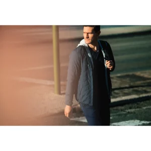 Chaqueta hombre JAMES HARVEST DEER RIDGE 2131039, con modelo en exterior