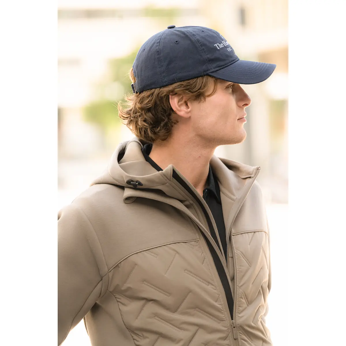 Chaqueta hombre JAMES HARVEST MONTANA HYBRID MOTION 2131047 2 Chaqueta hombre JAMES HARVEST MONTANA HYBRID MOTION 2131047, detalle de la chaqueta con modelo
