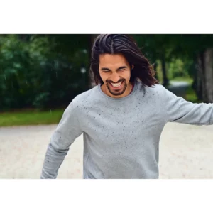 Sudadera de hombre James Harvest Alder Heights 2132024, Gris marengo, con modelo en exterior