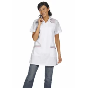 Casulla Leiber 08/1229 blanca, segunda vista con modelo