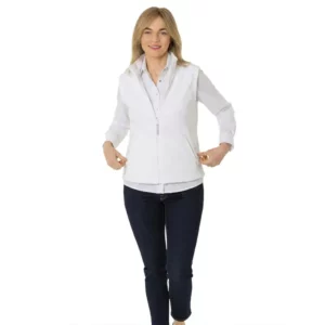 Chaleco polar de mujer Leiber 08/1397 blanco, vista frontal puesta en modelo