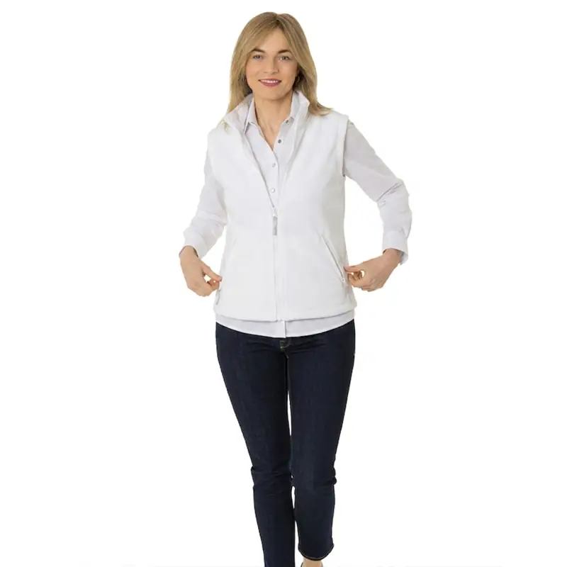 Chaleco polar de mujer Leiber 08/1397 2 Chaleco polar de mujer Leiber 08/1397 blanco, vista frontal puesta en modelo