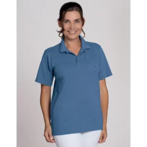 Polo de manga corta Leiber 08/241 en color azul paloma, puesto en modelo