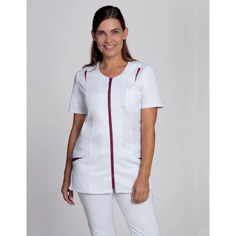 Casaca de mujer Leiber 08/2533 1 Casaca de mujer Leiber 08/2533 blanco y cereza, frontal sobre modelo