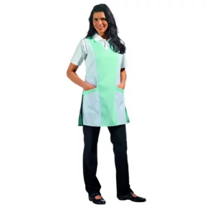 Casulla Leiber 08/264 blanco/menta, puesto en modelo, vista frontal