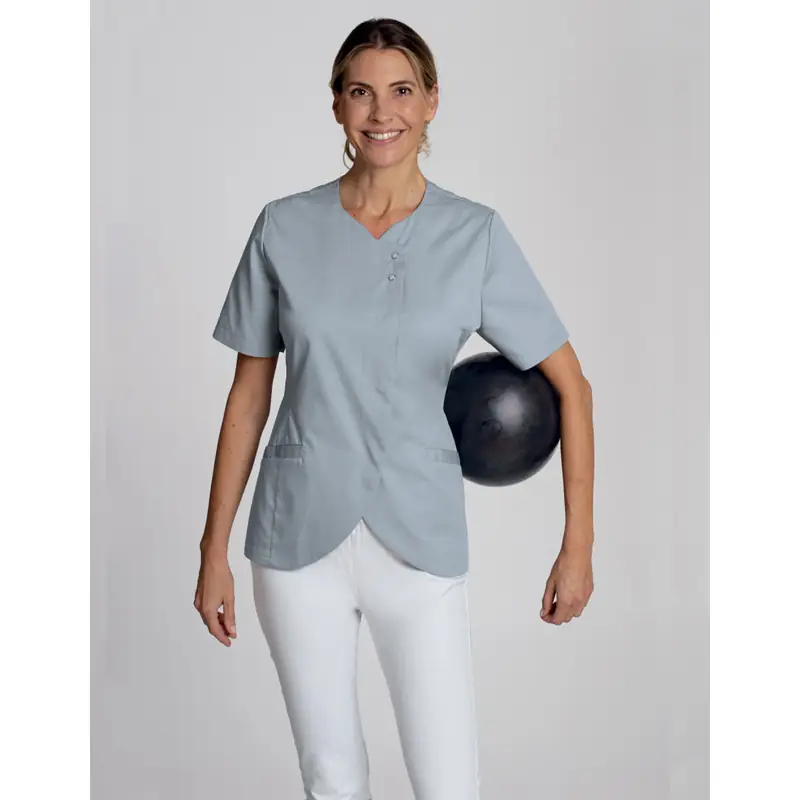 Casaca de mujer Leiber 08/2686 1 Casaca Leiber 08/2686 gris plata, vista frontal puesta en modelo