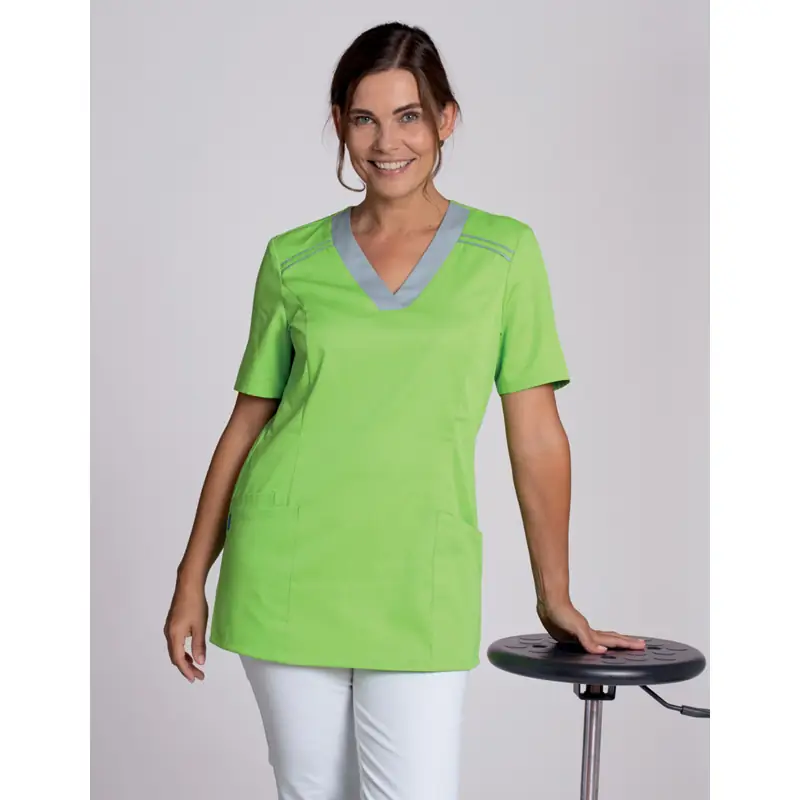 Casaca de mujer Leiber 08/2798 1 Casaca de mujer Leiber 08/2798 verde lima/gris plata, vista frontal puesta en modelo