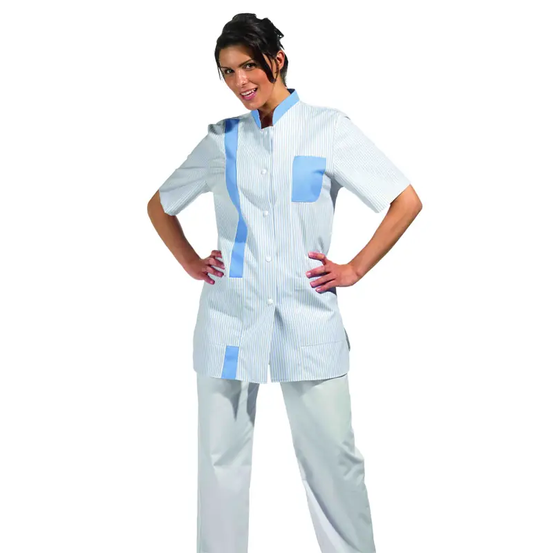 Casaca de mujer Leiber 08/634 4 Casaca Leiber 08/634 blanco/celeste, puesta en modelo, vista frontal