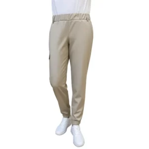 Pantalón jogger Leiber 08/6600 beige con detalles azul marino, frontal con modelo