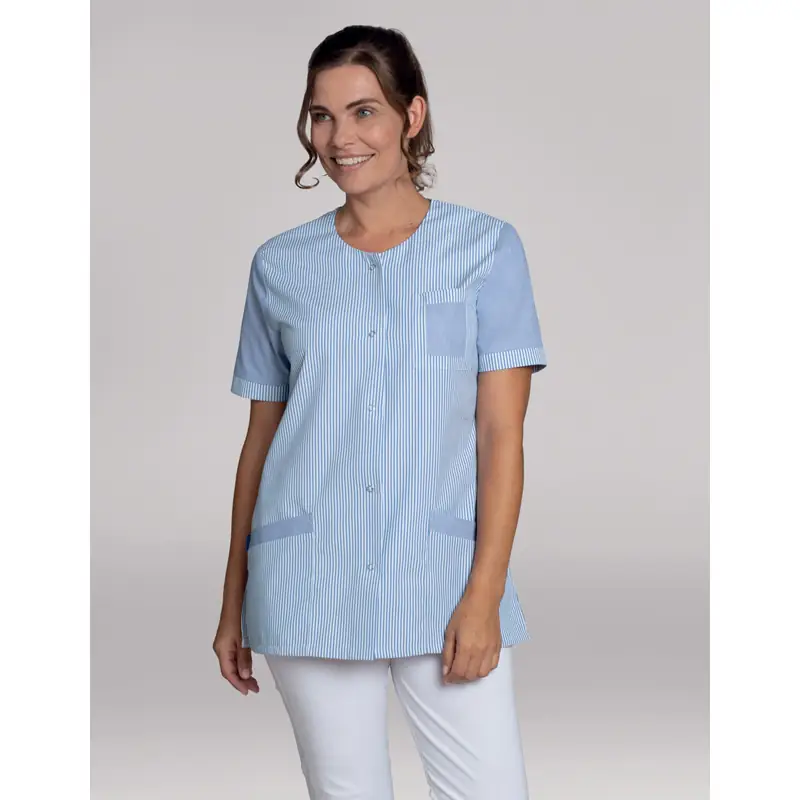 Casaca de mujer Leiber 08/705 1 Casaca de mujer Leiber 08/705 en celeste, con modelo