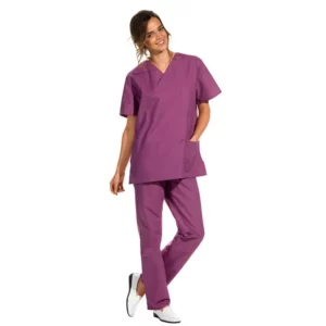 Pantalón sanitario unisex Leiber 08/780 en mora, vista con modelo