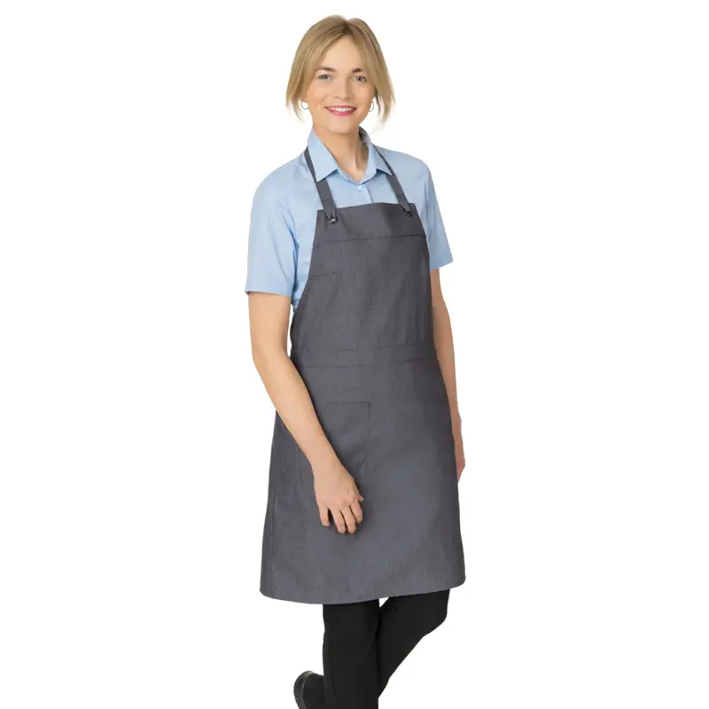 Delantal con peto y falda Leiber 100/2118 1 Delantal con peto y falda Leiber 100/2118 gris jeans, vista frontal con modelo