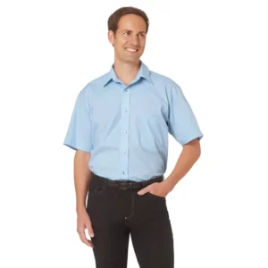 Camisa de hombre Leiber 12/1238 celeste, puesto en modelo, vista frontal