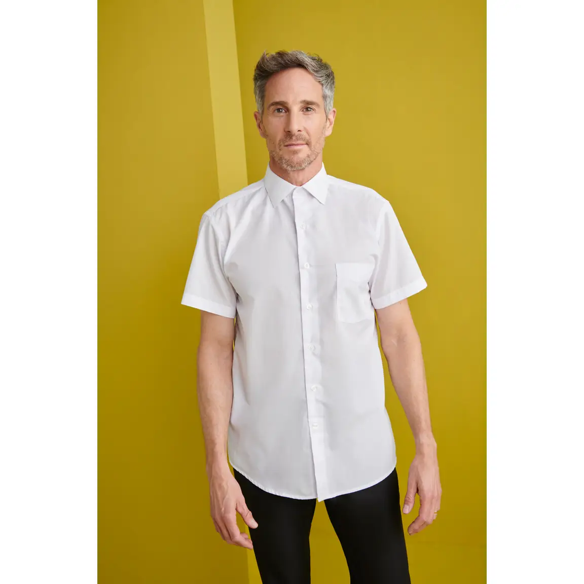 Camisa Manga Corta Cuello Italiano Regular Fit Monza 02031 4 Camisa Manga Corta Cuello Italiano Regular Fit Monza 02031 en blanco, vista frontal