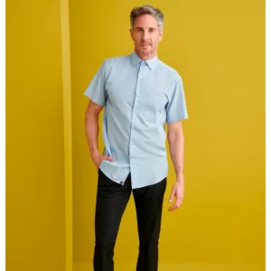 Camisa Manga Corta Cuello Italiano Regular Fit Monza 02031 en celeste, vista frontal