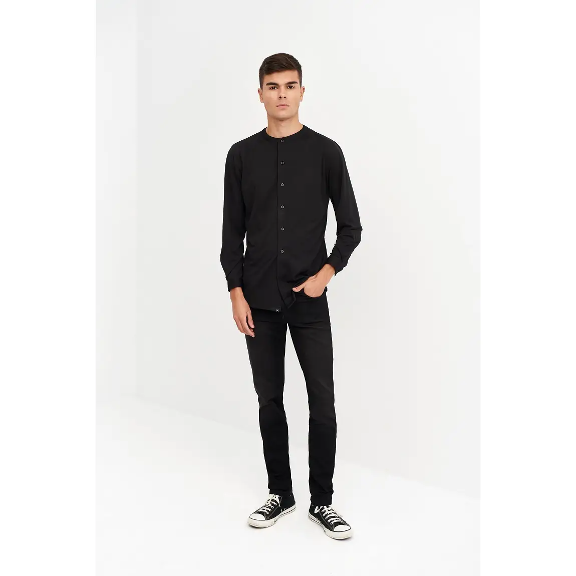 Camisa Punto Slim Fit Monza 02137 2 Camisa Punto Slim Fit Monza 02137 en negro, vista frontal