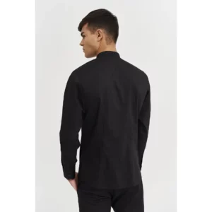 Camisa Cuello Mao Slim Fit Monza 02139 en negro, vista posterior