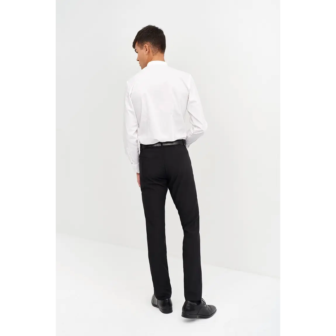 Camisa Cuello Mao Slim Fit Monza 02139 4 Camisa Cuello Mao Slim Fit Monza 02139 en blanco, vista posterior