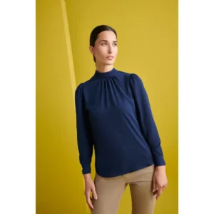 Blusa Cuello Alto Regular Fit Monza 02247 en marino, vista frontal