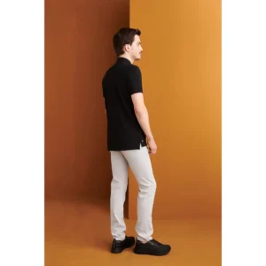 Polo Cuello Mao Regular Fit Monza 03013 en negro, vista posterior oblicua