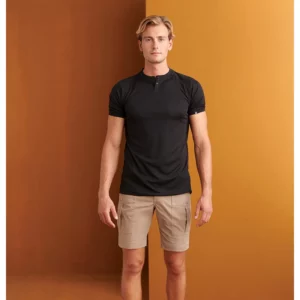 Camiseta Cuello Caja Regular Fit Monza 03019 en negro, vista frontal