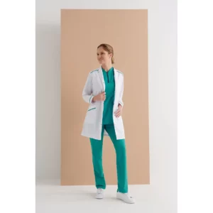 Bata sanitaria mujer Monza Crux 12.08 - Blanco/Verde - tres cuartos de cuerpo entero