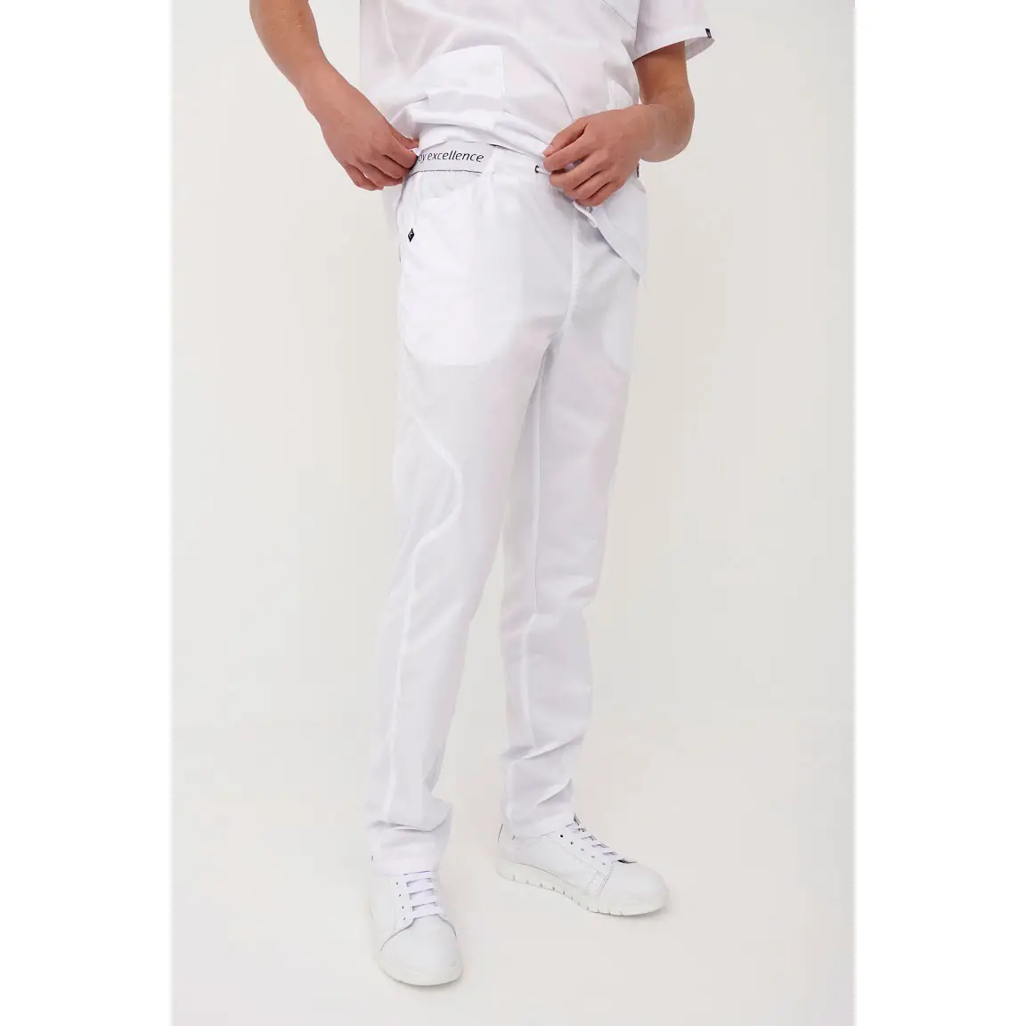 Pantalón sanitario Monza Drago 13.02 1 Pantalón sanitario unisex Monza Drago 13.02 - Blanco - frontal con persona