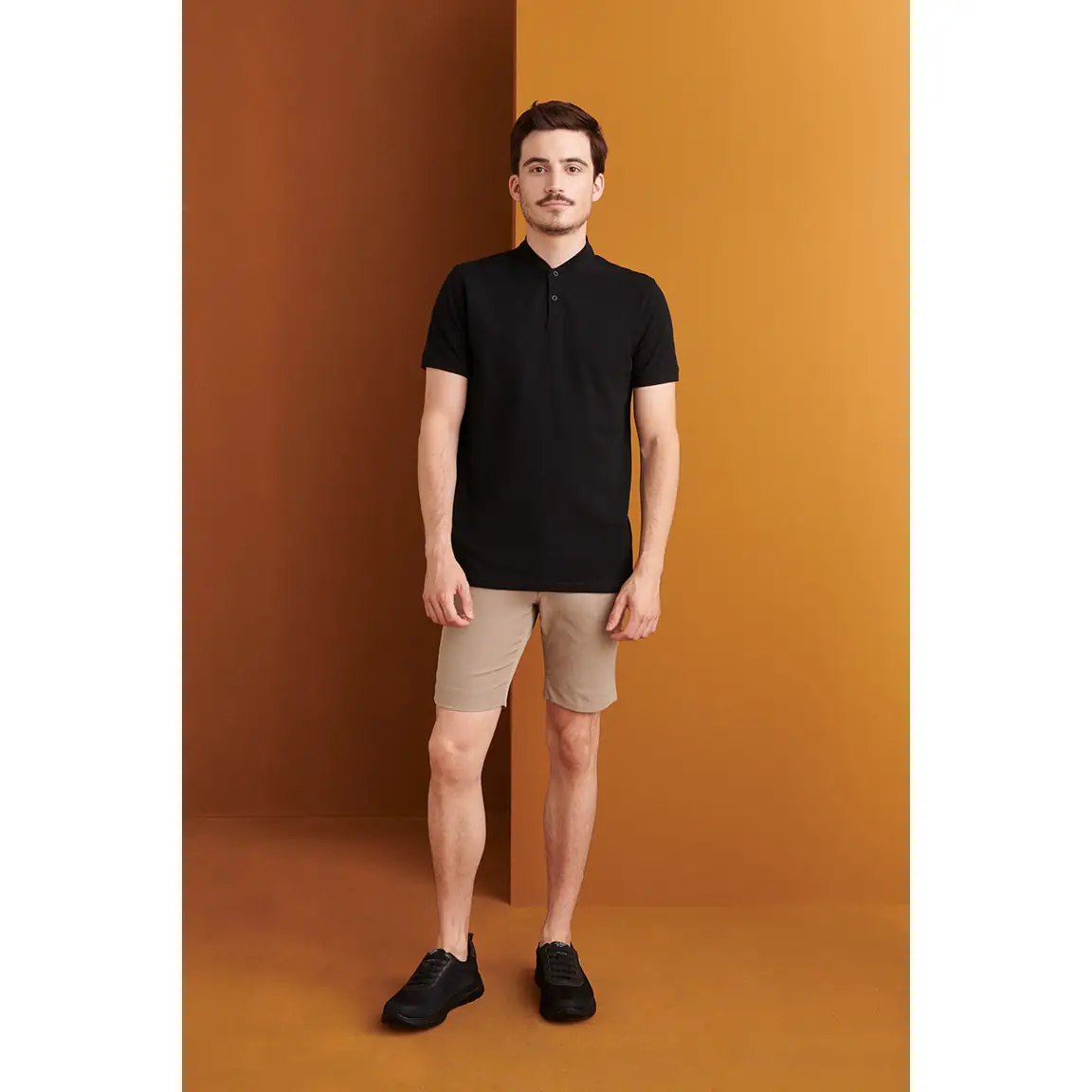Pantalón Chino Corto Slim Fit Monza Merseguera 21.02 1 Pantalón Chino Corto Slim Fit Monza Merseguera 21.02 en beige, vista frontal