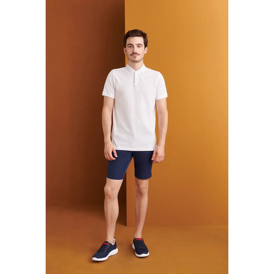 Pantalón Chino Corto Slim Fit Monza Merseguera 21.02 2 Pantalón Chino Corto Slim Fit Monza Merseguera 21.02 en marino, vista frontal