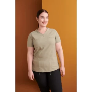 Casaca sanitaria mujer Monza Ursa 22.24 - Verde caqui - frontal con persona