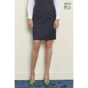Falda recta NEOBLU CONSTANCE 03168, vista con modelo.