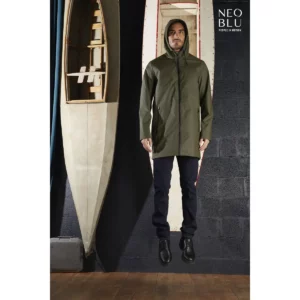 Chaqueta impermeable hombre NEOBLU ANTOINE MEN 03174, vista frontal con modelo.