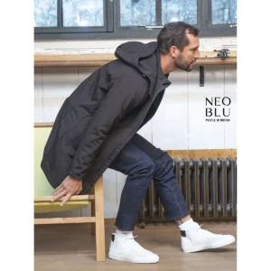 Softshell largo hombre NEOBLU ACHILLE MEN 03793, vista lateral con modelo.