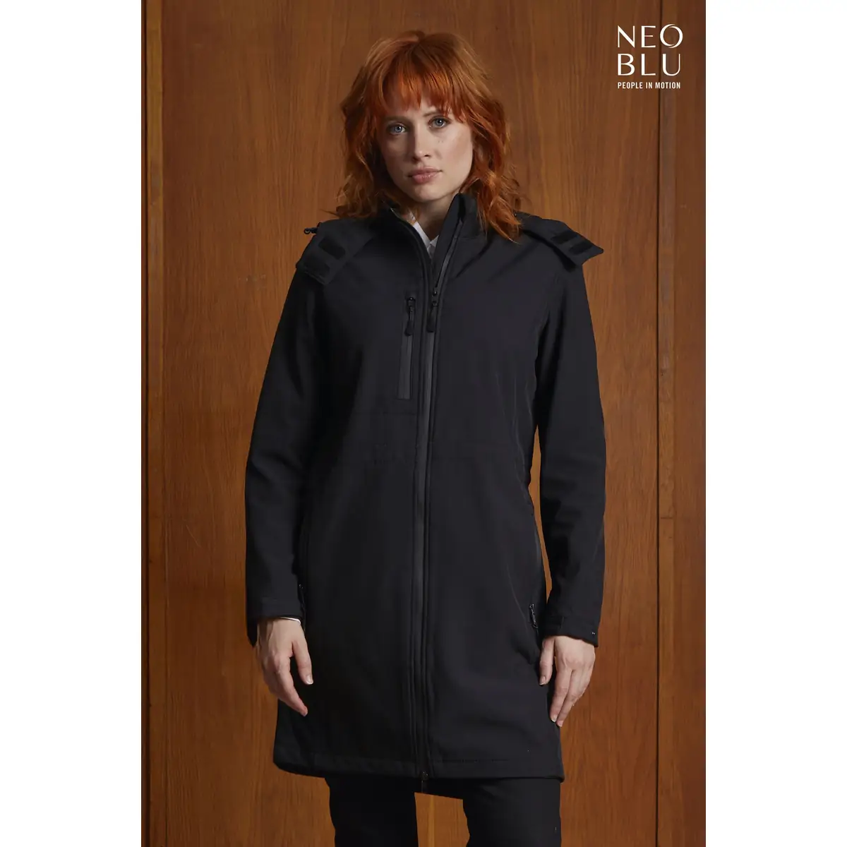 Softshell largo mujer NEOBLU ACHILLE WOMEN 03794 1 Softshell largo mujer NEOBLU ACHILLE WOMEN 03794, vista frontal con modelo.
