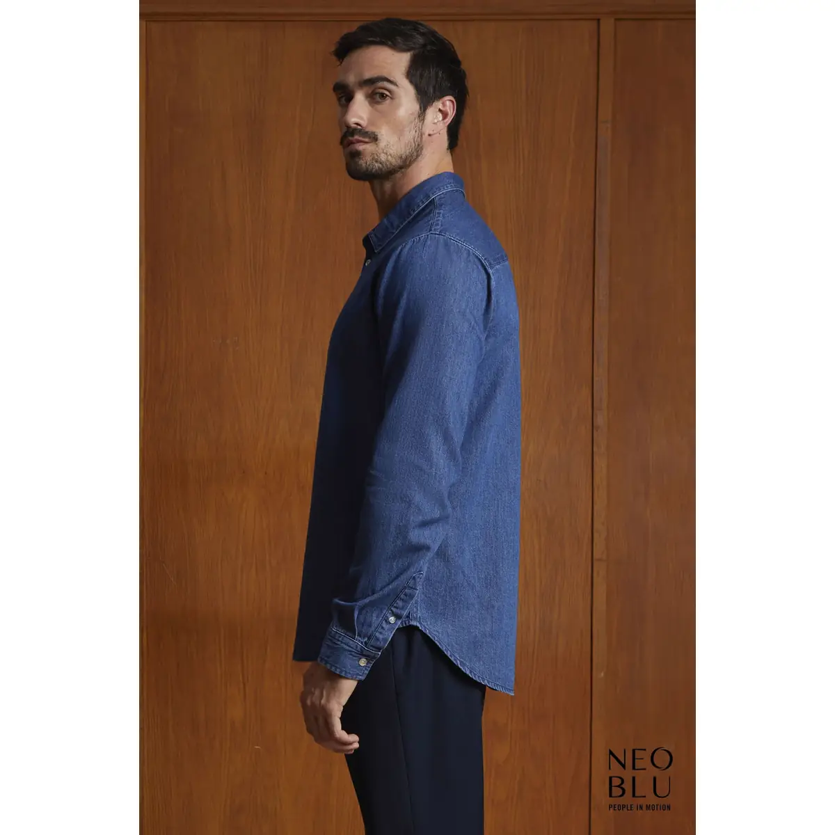 Camisa denim hombre NEOBLU BENNETT MEN 04796 2 Camisa denim hombre NEOBLU BENNETT MEN 04796, vista con modelo.